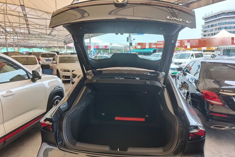 Used Changan UNI-V 2025 1.5T 500Bar High-Energy Sport Edition
