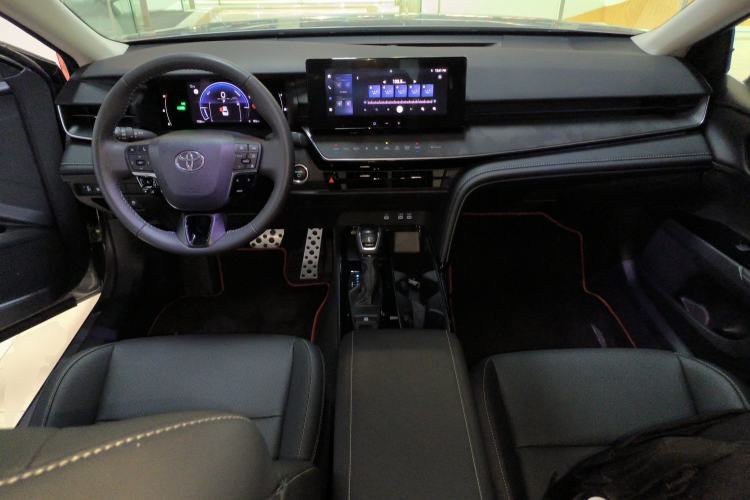 Used Toyota Camry 2026 Model Dual-Engine 2.0HSE Sport Lite Edition
