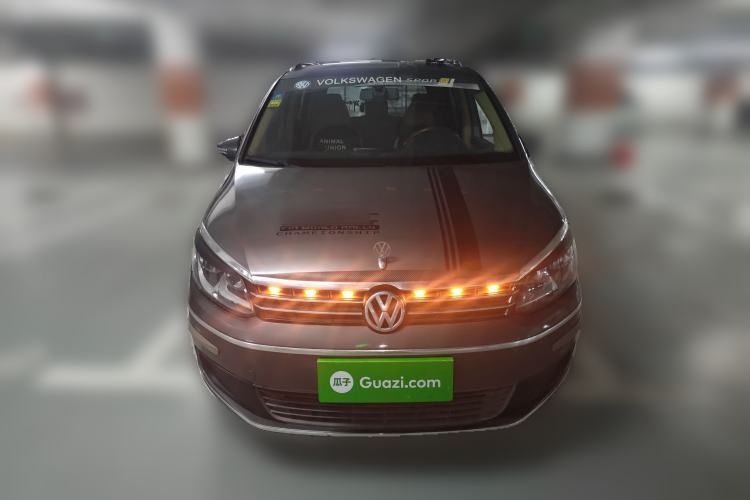 Used Volkswagen Touran 2011 1.4T Manual ZhiShang Edition 5-seater Front