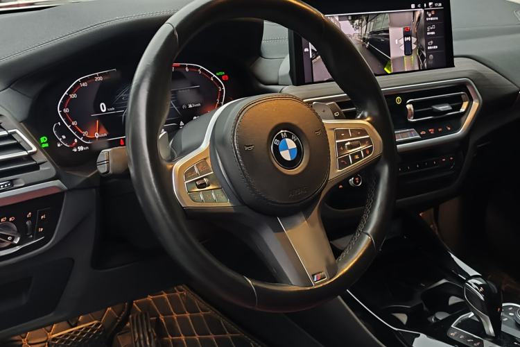 Used BMW X3 2022 Second Facelift xDrive30i Leading Edition M Night Sky Package Steering Wheel