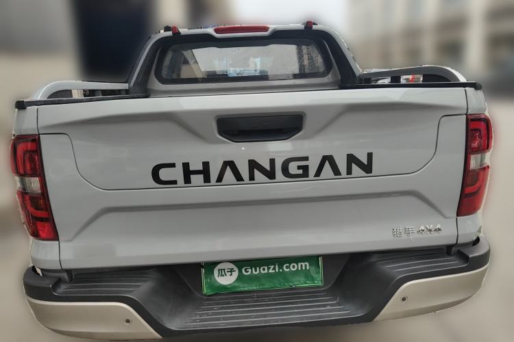 Used CHANGAN Hunter 2024 Knight Edition Flagship Model Dual-Motor All-Wheel Drive Standard Box
