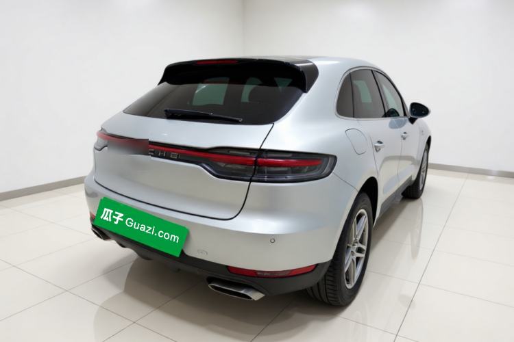 Used Porsche Macan 2018 Macan 2.0T Rear Right 45 Deg