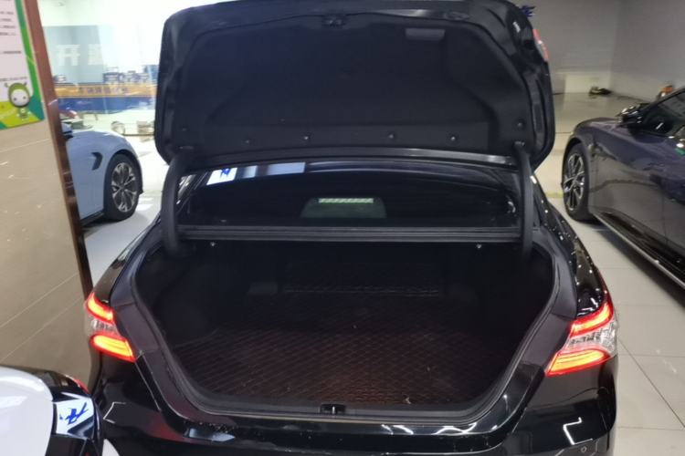 Used Toyota Camry 2019 Revised Version 2.0G Luxury Edition
