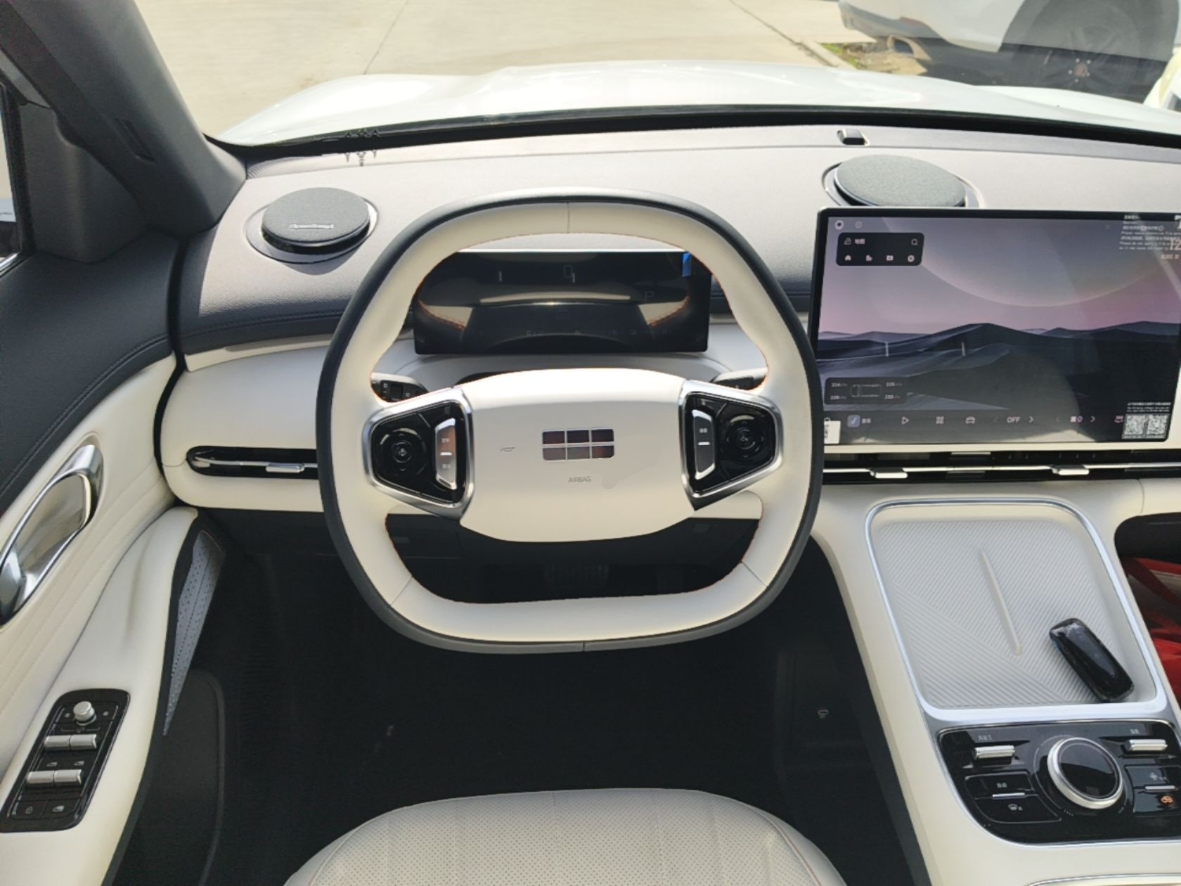 Geely Galaxy Xingjian 7 EM-i 2025 120km Launch+ Version — снимка 13