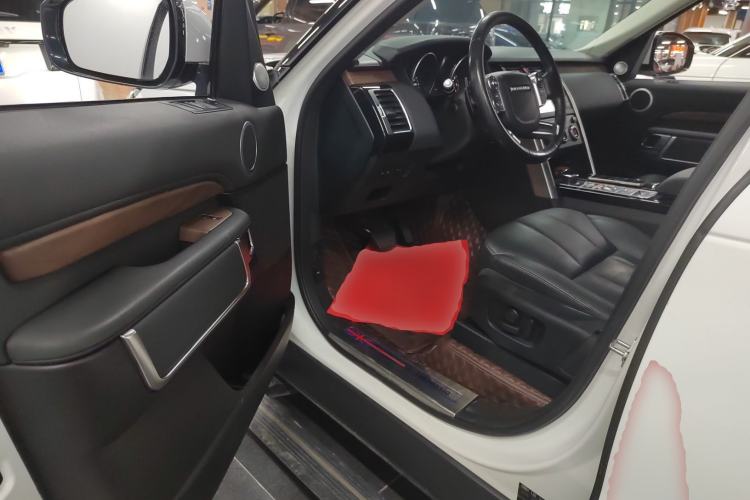 Used Land Rover Discovery 2017 3.0 SC V6 S Driver Seat