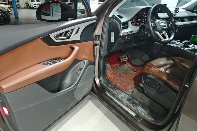 Used Audi Q7 2016 45 TFSI Technology Edition Driver Seat