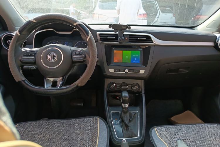 Used MG ZS 2017 1.5L Automatic Elite Edition Center Console