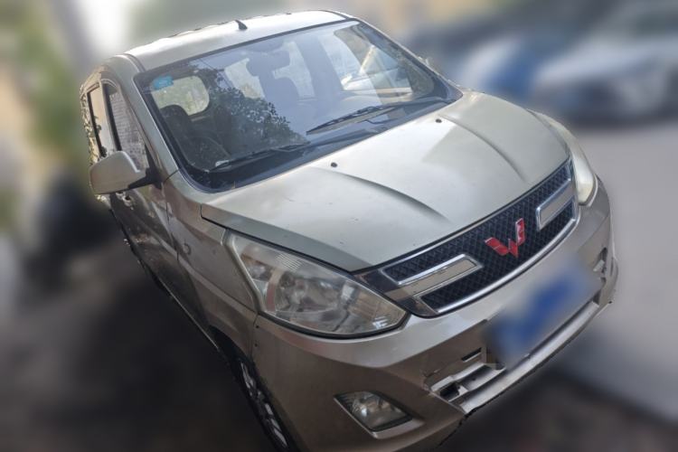 Used Wuling Rongguang V 2015 1.2L Standard Version

