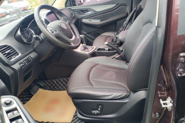 Used Baojun 560 2016 1.8L iAMT Luxury Model Left Front Seat