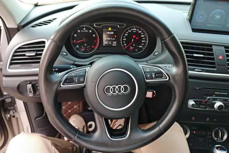 Used Audi Q3 2015 35 TFSI quattro Technology Edition Steering Wheel
