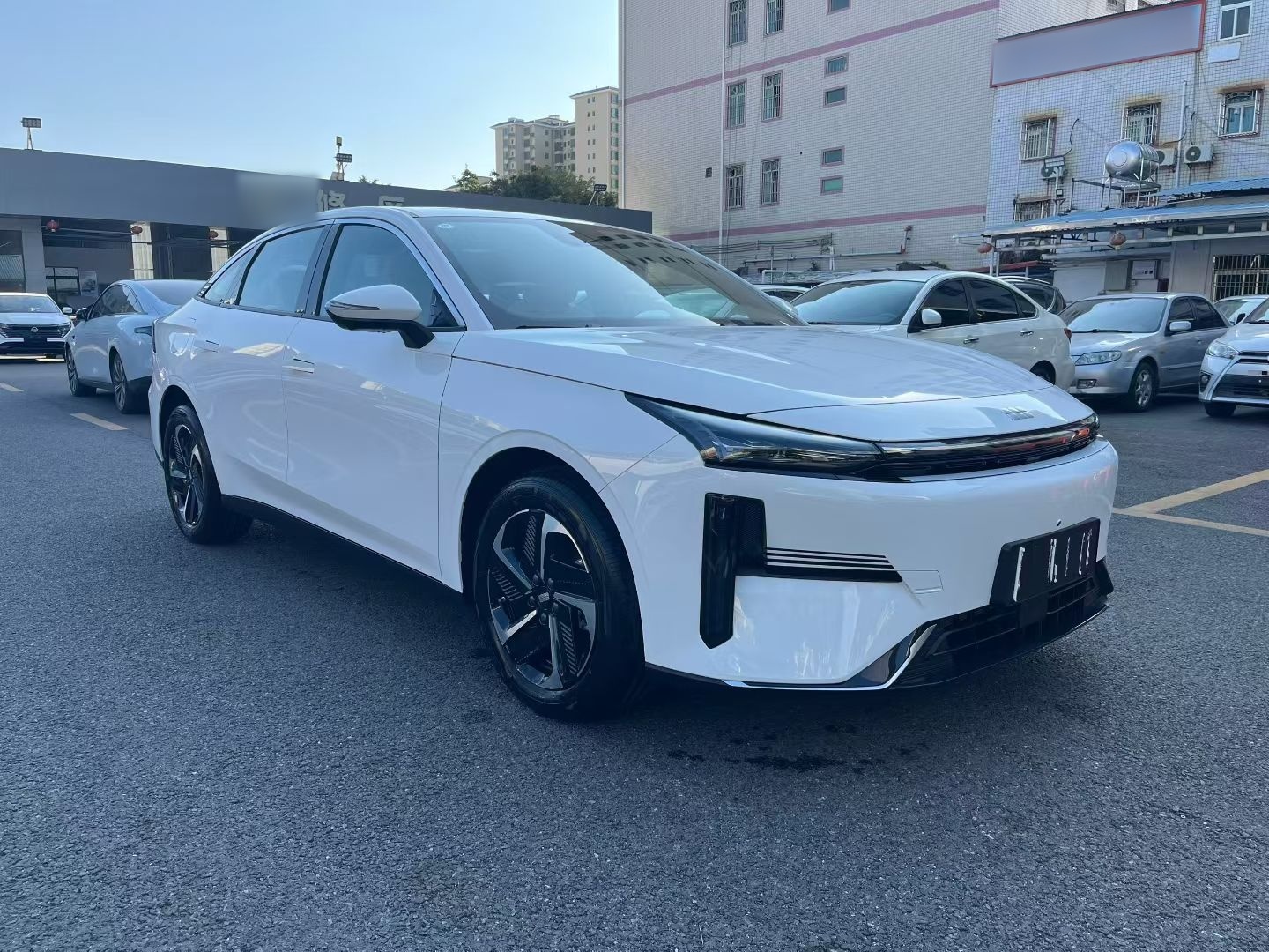 Geely Galaxy L6 2024 125km PLUS Dragon Edition — снимка 8