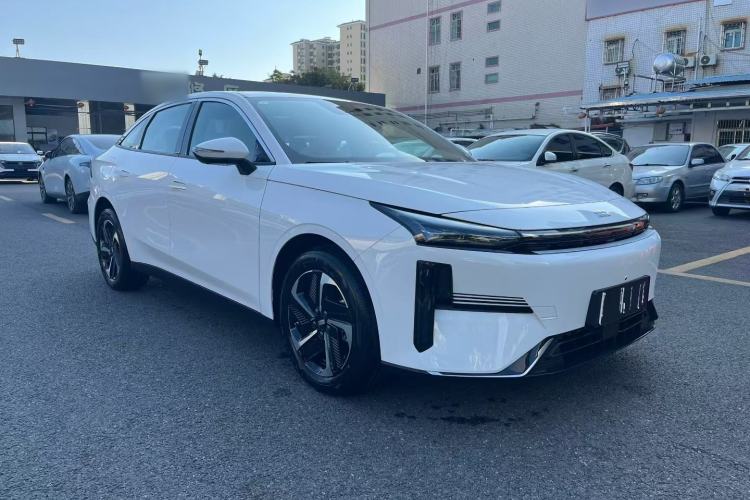 Used Geely Galaxy L6 2024 125km PLUS Dragon Edition Exterior 5