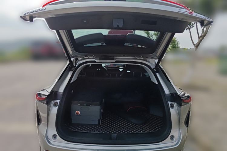 Used CHANGAN OSHAN Z6 2022 Blue Whale 1.5T DCT Smart Edition Trunk