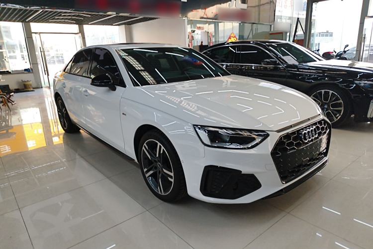 Used Audi A4L 2022 40 TFSI Luxury Dynamic Model
