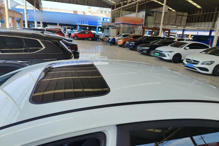 Used Geely Auto Emgrand 2021 UP 1.5L CVT Luxury Model Roof