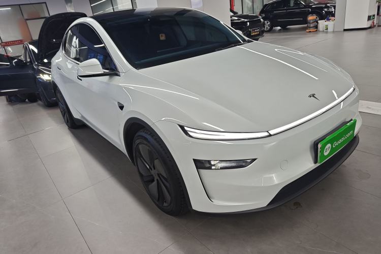 Used Tesla Model Y 2025 Long-Range All-Wheel-Drive Version