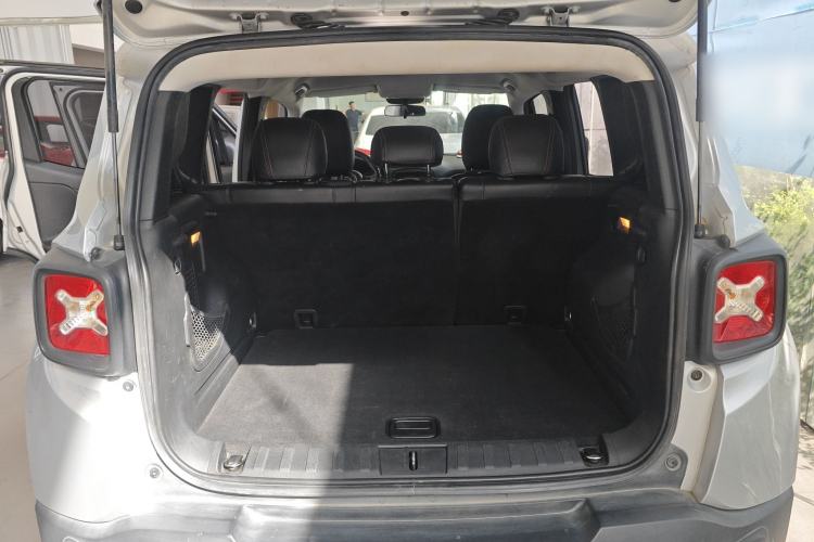 Used Jeep Renegade 2016 1.4T Automatic High-Energy Version
