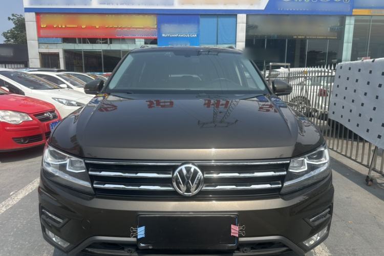 Used Volkswagen Tiguan L 2019 Revised 330TSI Automatic Two-Wheel Drive Smart & Luxury Edition China VI Standard