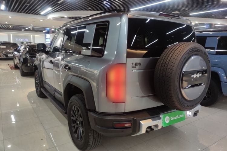 Used Formula Leopard 5 2023 Navigator Edition Rear Left 45 Deg