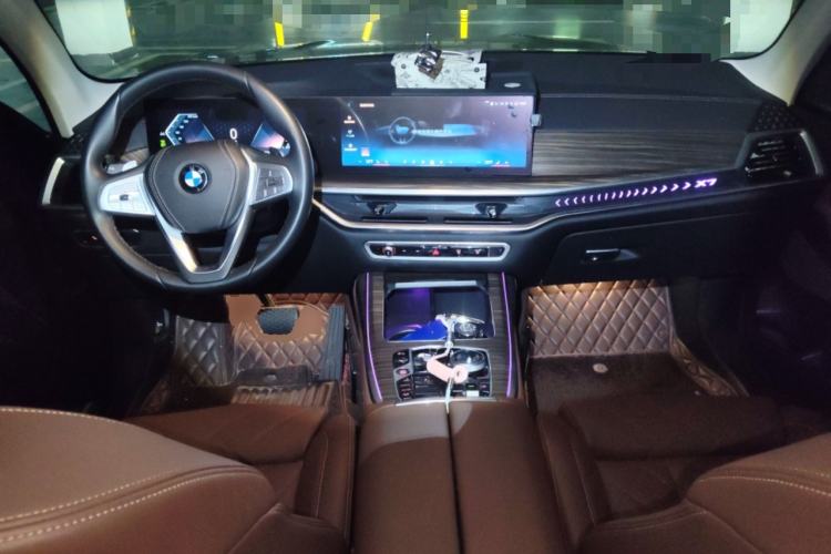 Used BMW X7 2024 xDrive40i Luxury M Sport Package Center Console