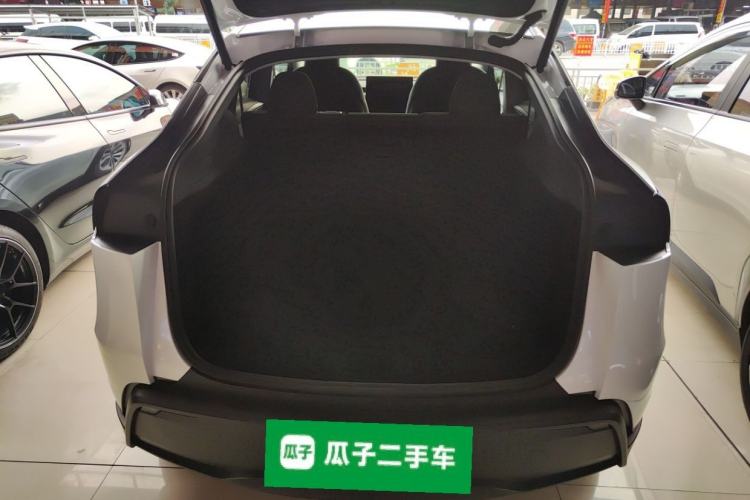 Used Tesla Model Y 2025 Rear-Wheel-Drive Version
