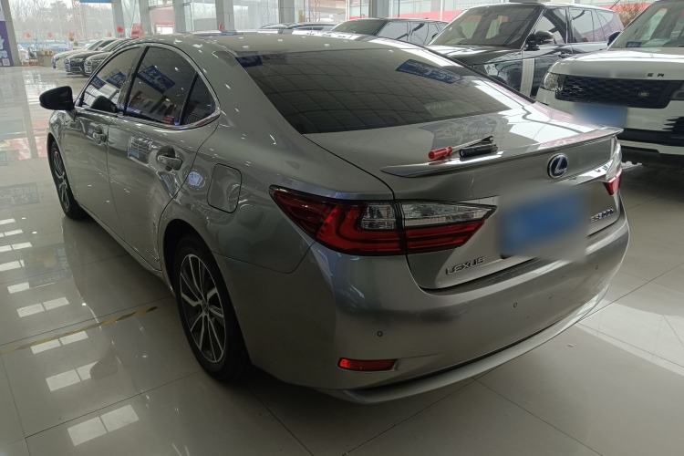 Used Lexus ES 2015 300h Comfort Edition
