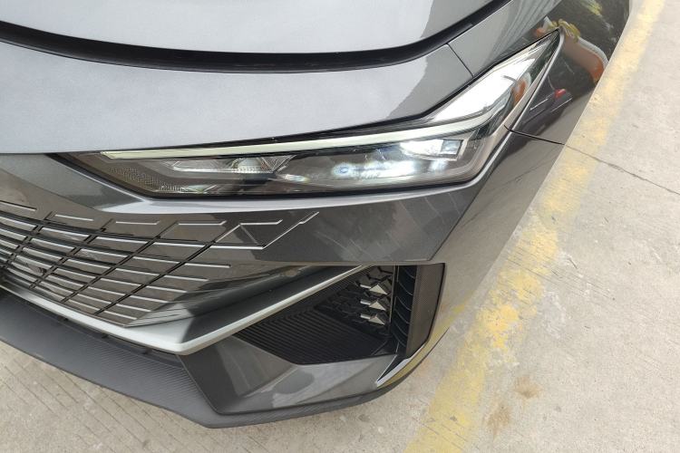 Used Changan UNI-V 2022 1.5T Prestige Version
