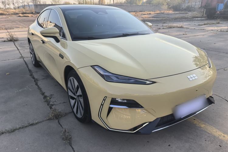 Used Geely Galaxy E8 2024 665 km Range Rear-Drive Starship Long-Range Version
