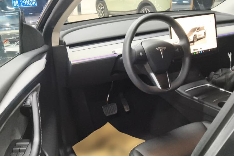 Used Tesla Model Y 2023 Rear-Wheel-Drive Version