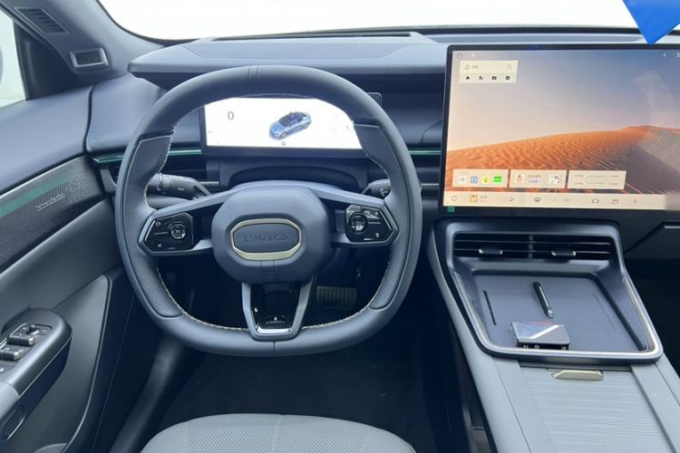 Used Lynk & Co 07 2024 EM-P 126 Long-Range Ultra Steering Wheel