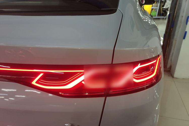Used BYD Qin L 2024 DM-i 120KM Leading Model Right Rear Taillight