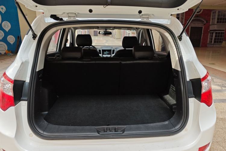 Used CHANGAN CS35 2016 1.6L Manual Luxury Model China IV Trunk
