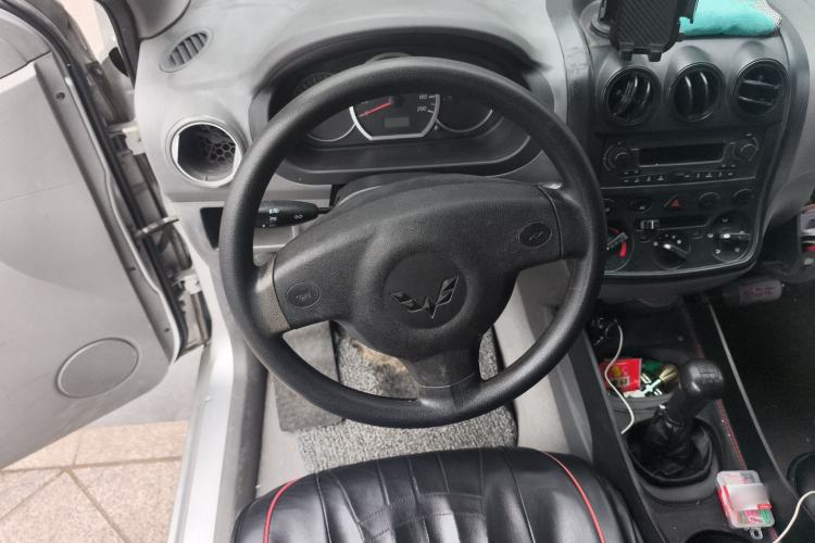 Used Wuling Hongguang 2010 1.2L Base Version China IV Standard Steering Wheel