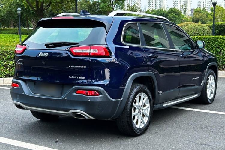 Used Jeep Cherokee 2017 2.4L Leading Smart Edition