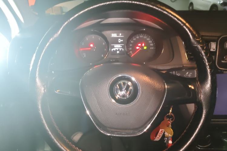 Used Volkswagen Lavida 2015 1.6L Automatic Comfort Edition Steering Wheel