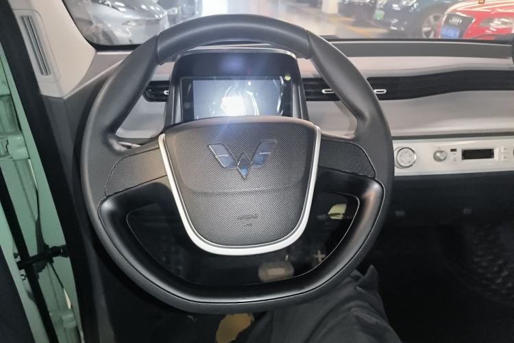 Used Wuling Hongguang MINIEV 2021 Macaron Fashion Model Lithium Iron Phosphate Steering Wheel