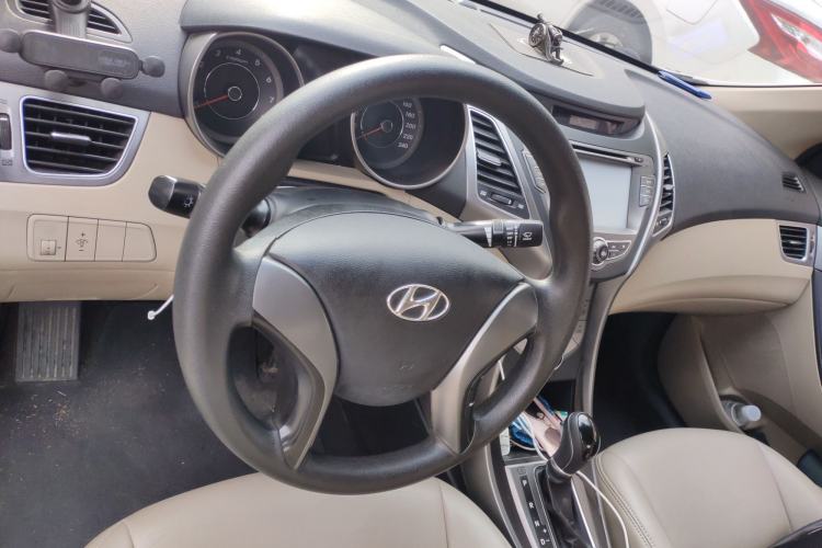 Used Hyundai Elantra (5th Generation / Langdong) 2015 1.6L Automatic Fashion Model