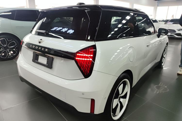 Used MINI Electric COOPER 2024 456km COOPER E Classic Edition