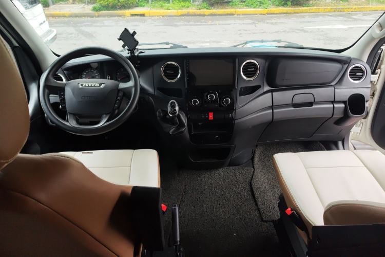 Used Iveco Eurocargo 2021 3.0T Automatic M1 Dedicated Platform Long Wheelbase High Roof Side-Sliding Doors F1C
