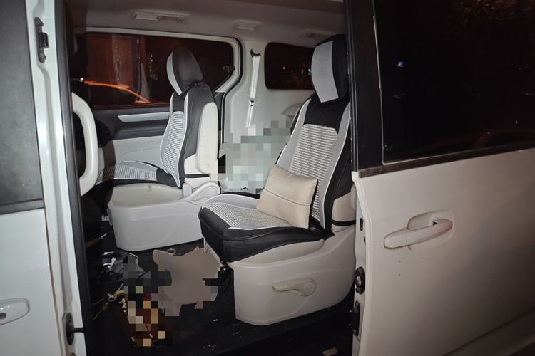 Used SAIC MAXUS G10 2015 2.0T Manual Anniversary Edition
