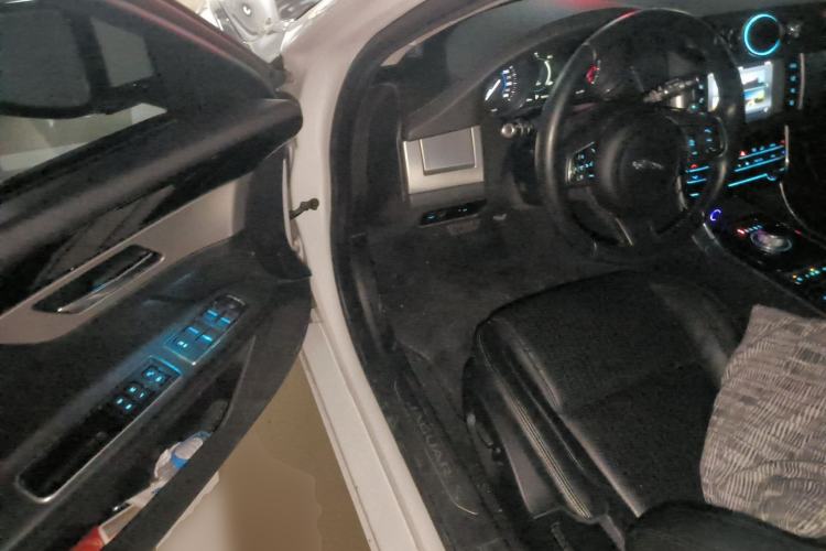 Used Jaguar XF 2016 XF 2.0T Two-Wheel-Drive Luxury Edition Driver Seat