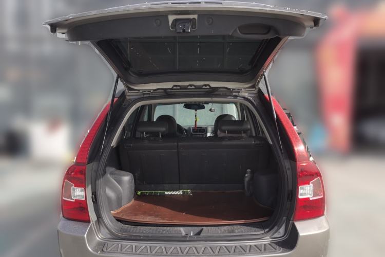 Used Kia Sportage 2011 2.0L Manual Two-Wheel-Drive GLS Trunk