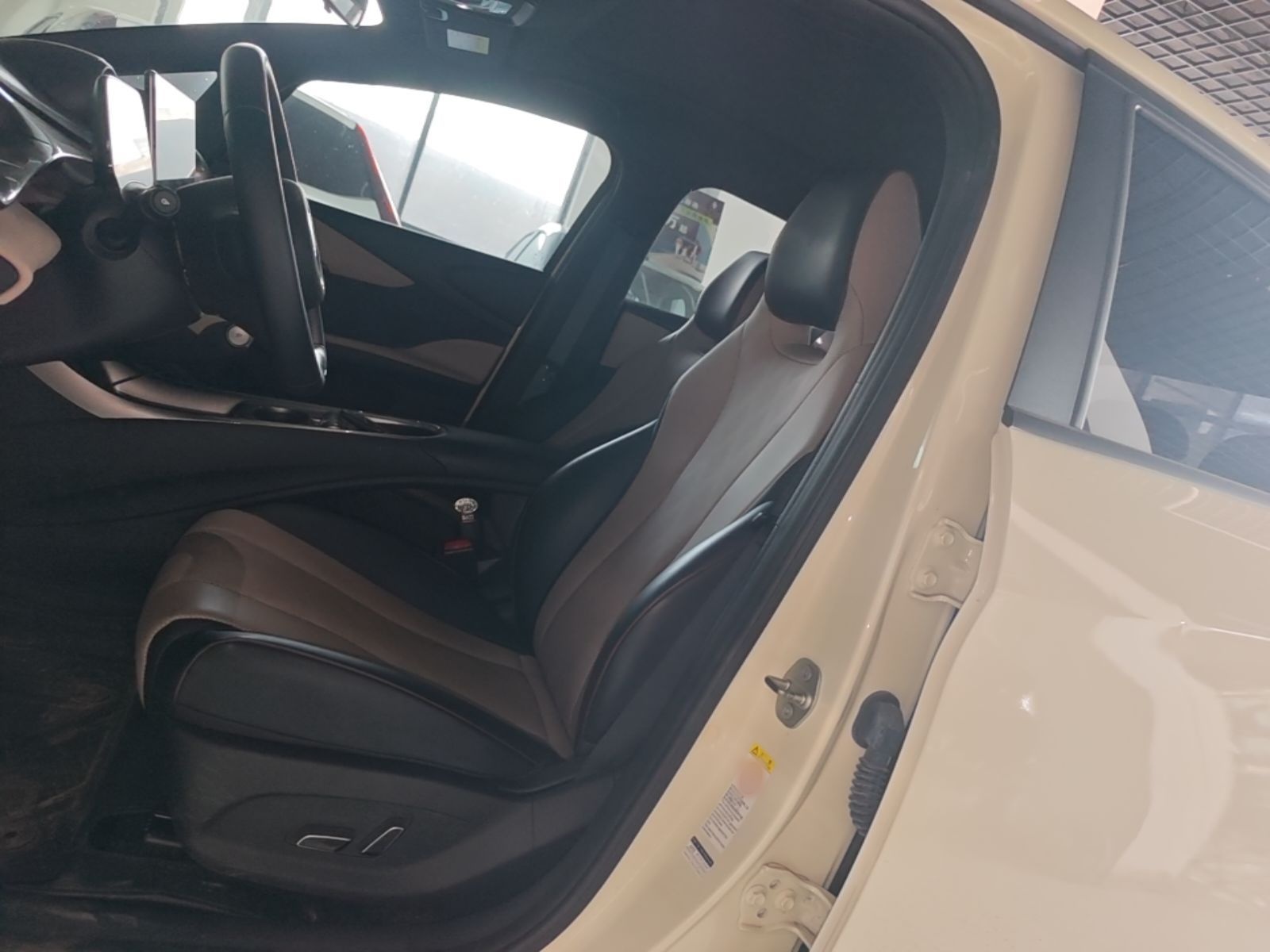 Vordere Reihe im Auto