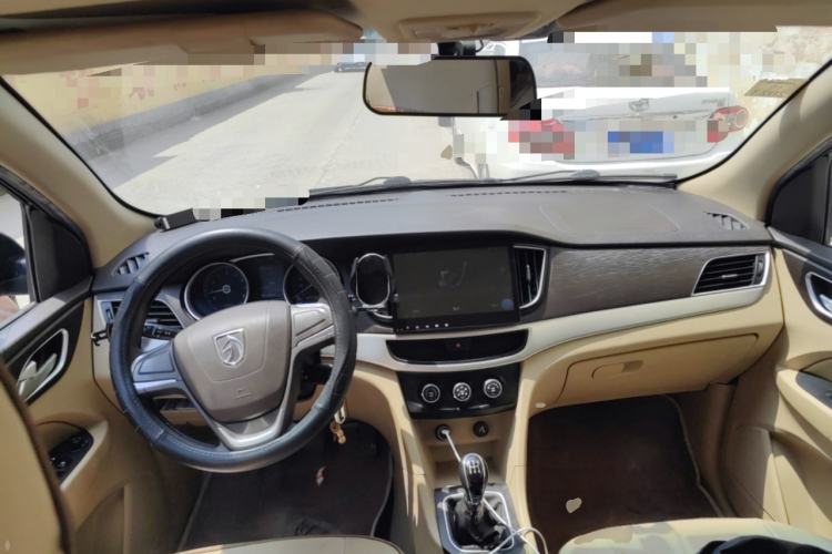 Used Baojun 730 2016 Revised 1.5L Manual Standard Version 7 Seats China V Emission Standard
