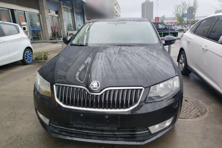 Used Skoda Octavia 2015 1.6L Manual Yijun Edition Front
