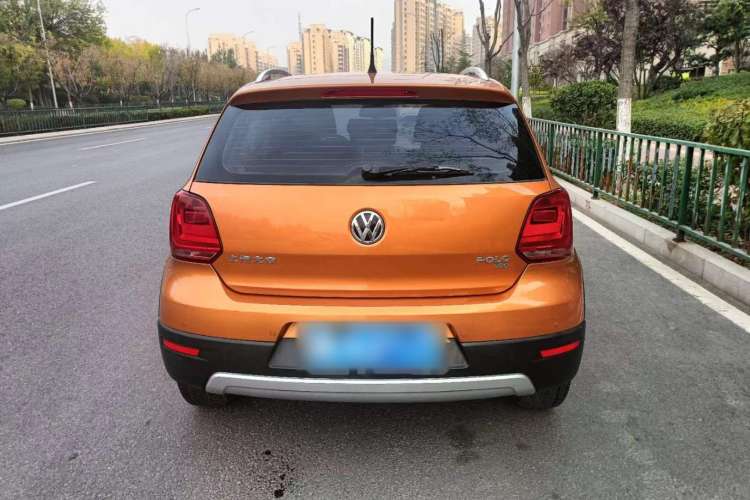 Used Volkswagen Polo 2016 1.6L Cross Polo Automatic
