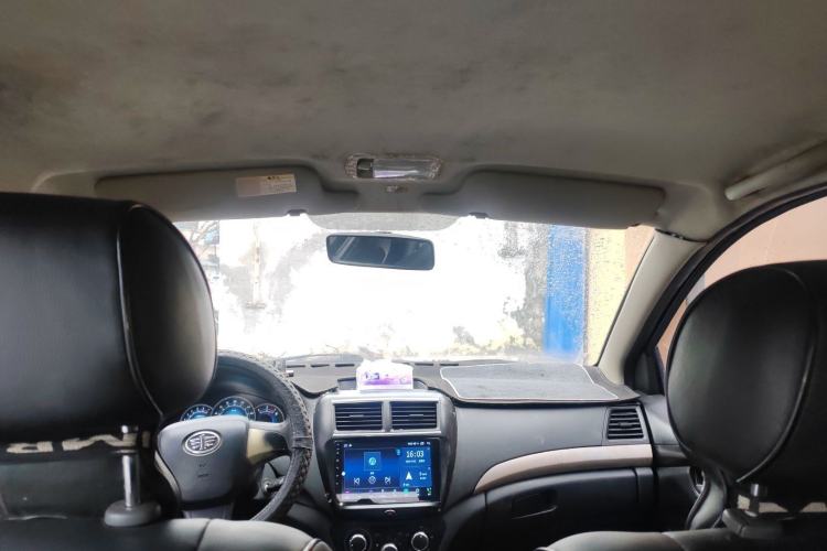 Used FAW Weizhi V5 2012 1.5L Manual Entry-Level Trim