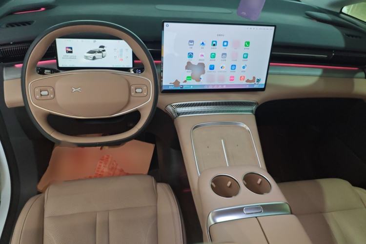 Used XPeng X9 2025 740 Ultra-Long Range Max Center Console