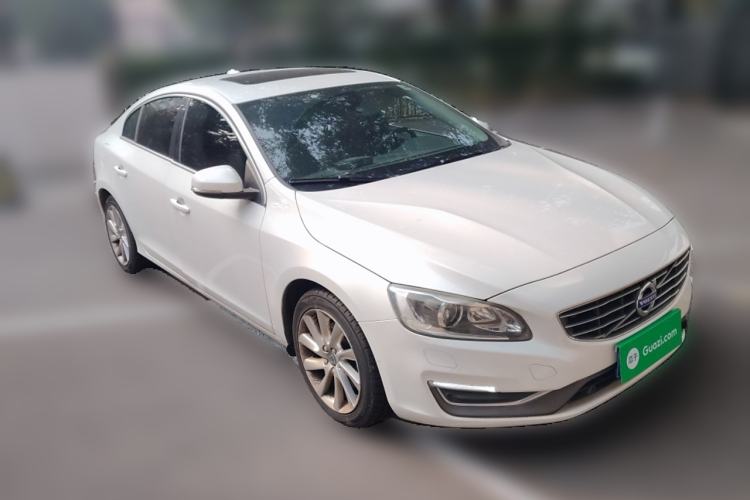 Used Volvo S60 2015 S60L 2.0T Zhiyuan Edition
