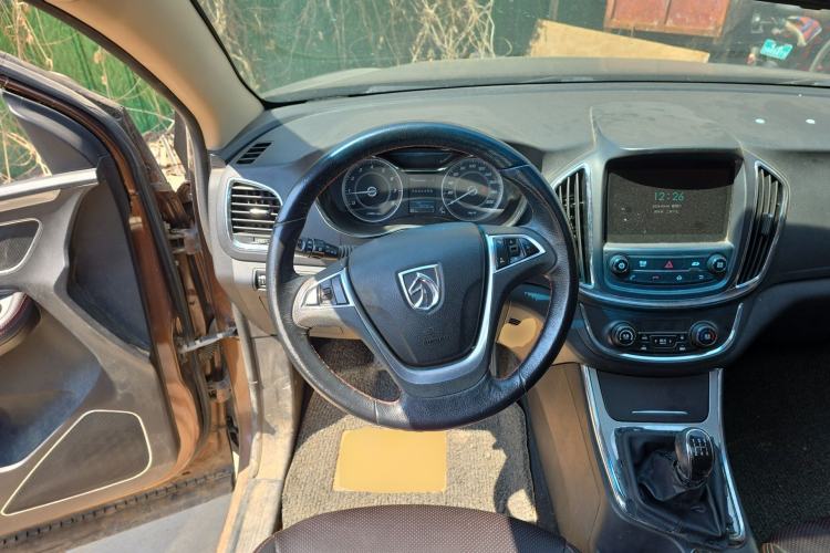 Used Baojun 560 2016 1.8L Manual Luxury Edition
